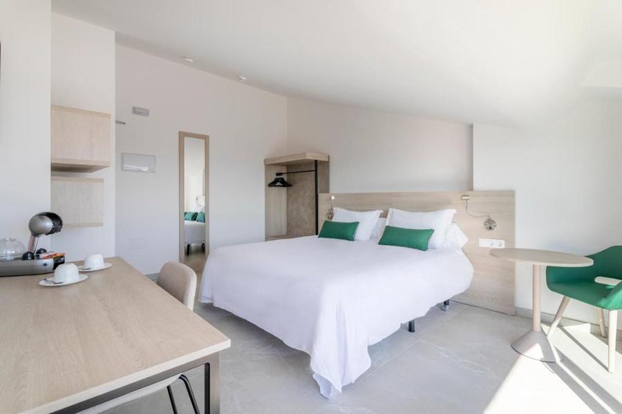 Halley Hotel & Apartments Affiliated By Melia Benidorm Eksteriør billede